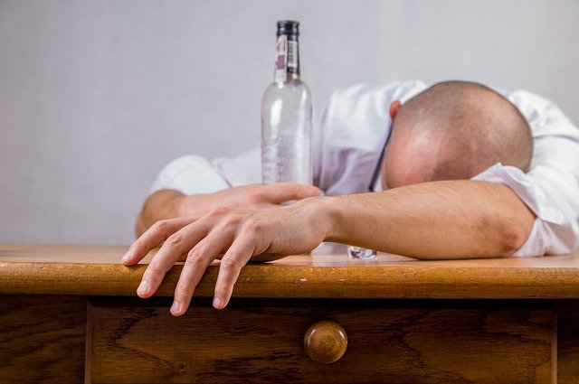 alcohol-428392_640 (1)